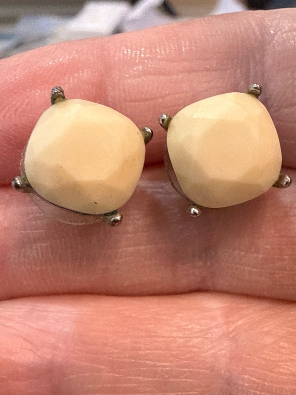 Faceted Cream Colored Stud Earrings With SilverTone Prong Design 112D